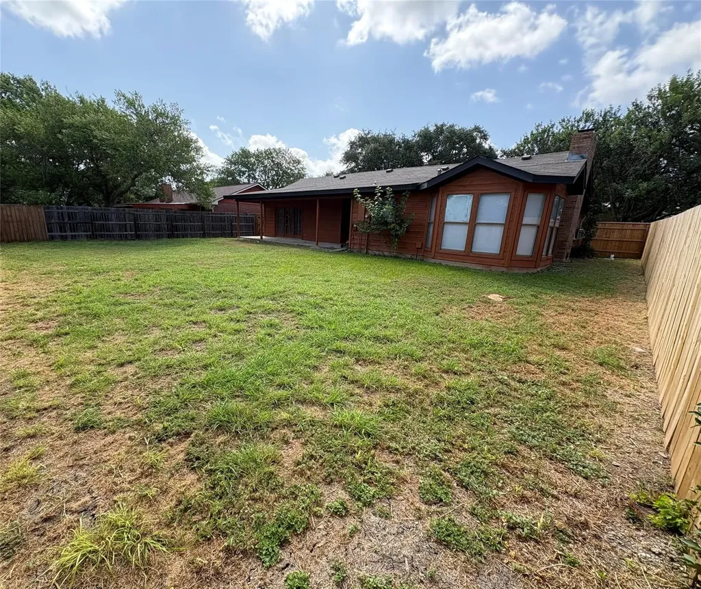 1009 Bowie Street Lockhart TX 78644