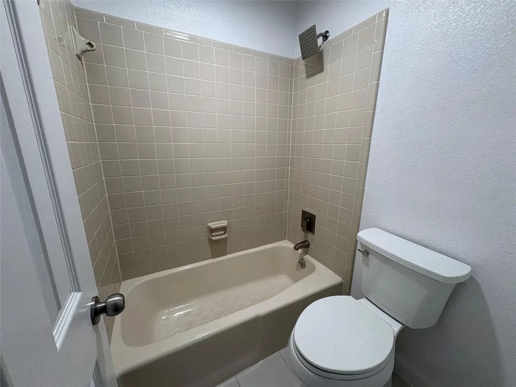 1009 Bowie Street Lockhart TX 78644