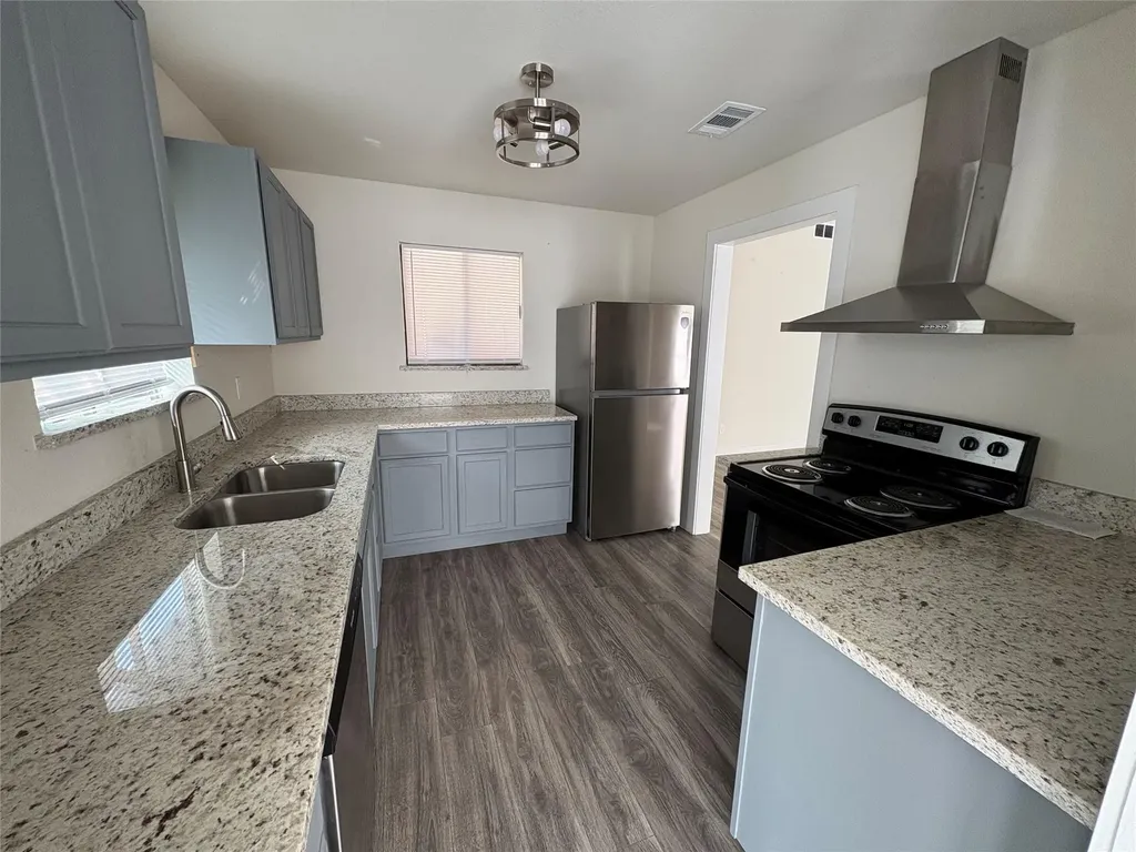 1009 Bowie Street Lockhart TX 78644