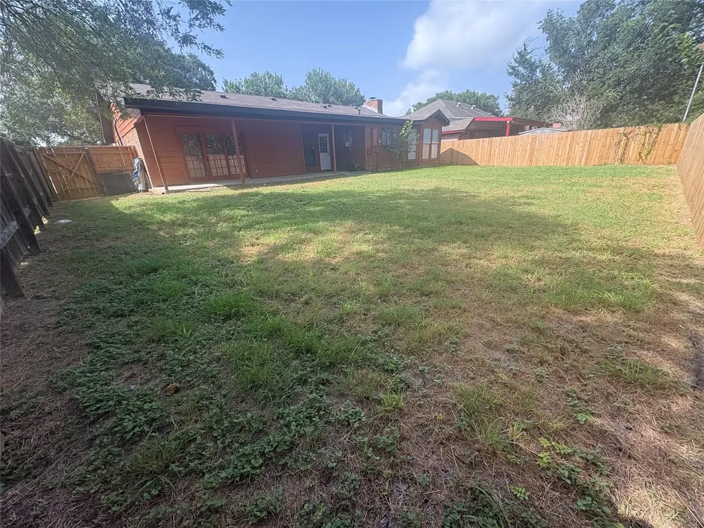 1009 Bowie Street Lockhart TX 78644