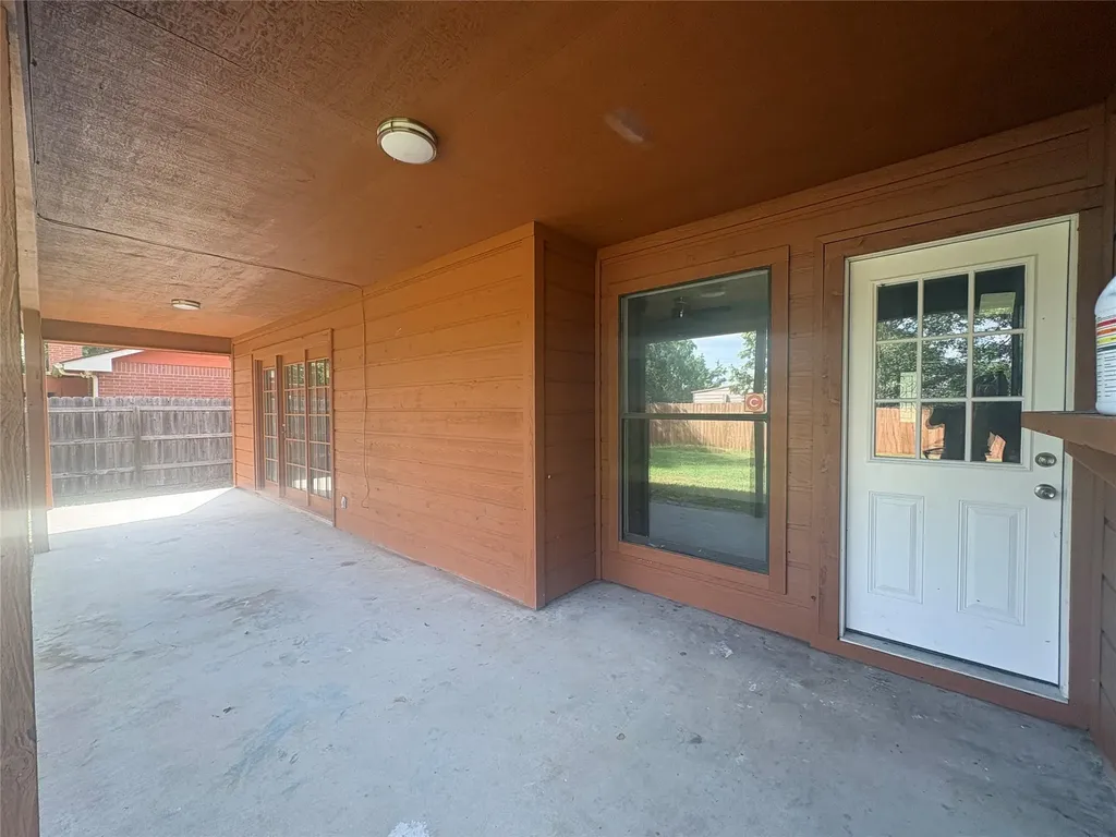 1009 Bowie Street Lockhart TX 78644