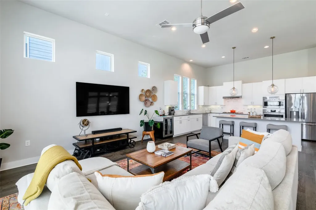 6025 Seville Drive Austin TX 78724