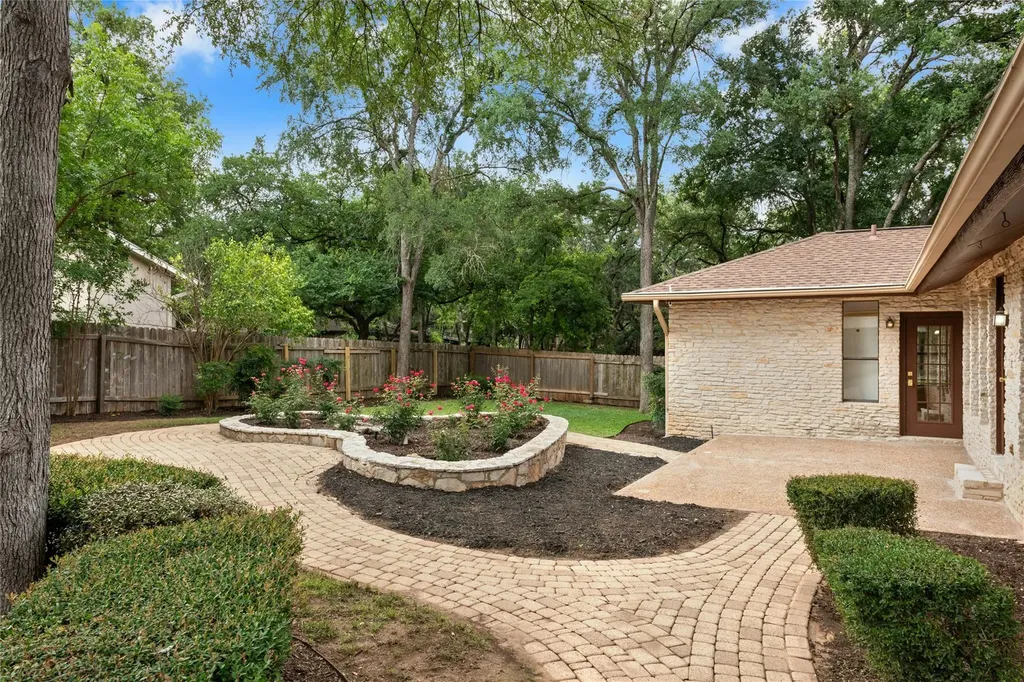 12017 Wycliff Lane Austin TX 78727
