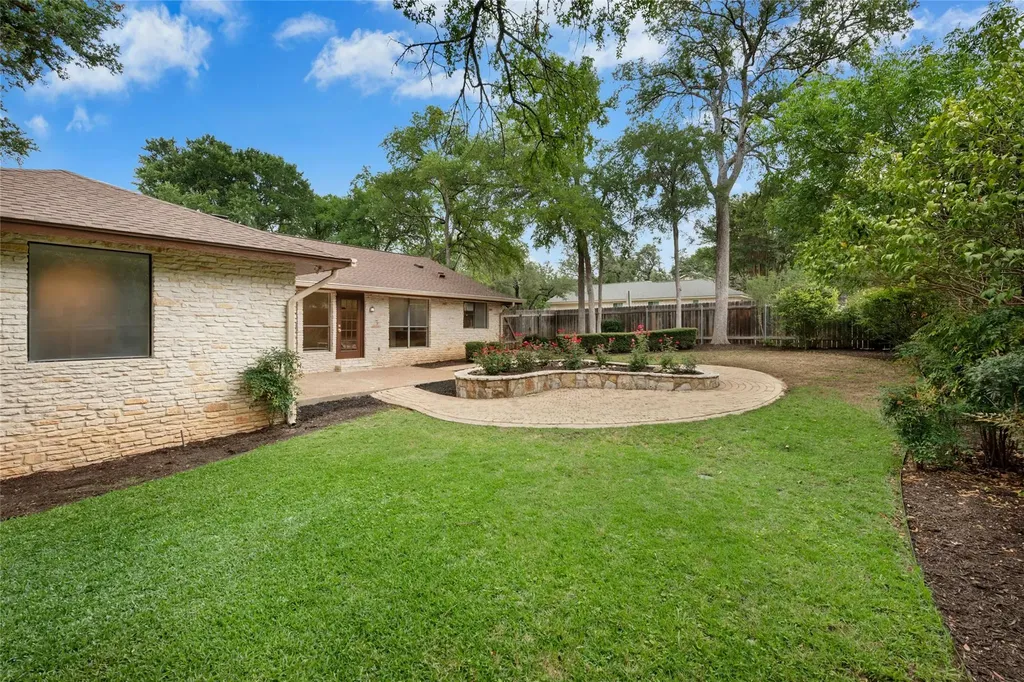 12017 Wycliff Lane Austin TX 78727