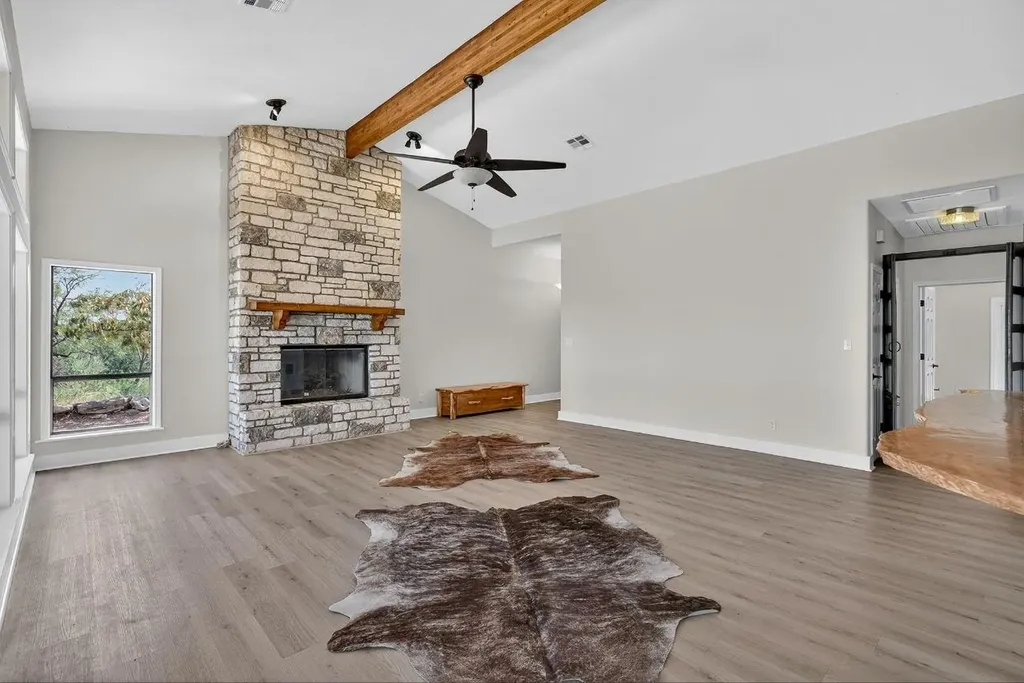 95 Gateway North N Marble Falls TX 78654