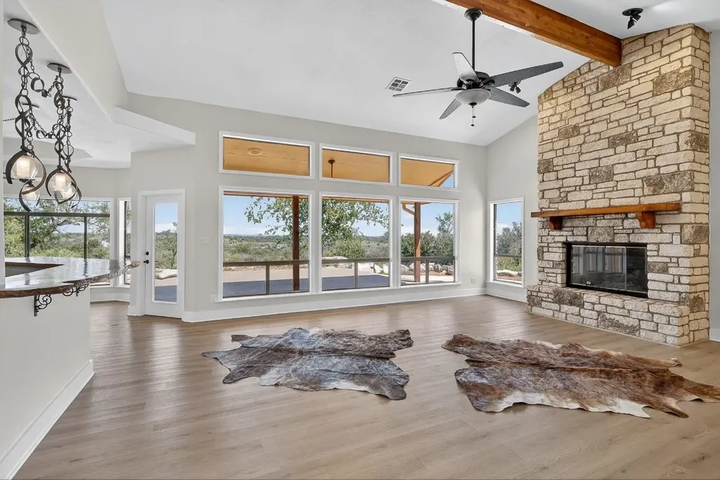 95 Gateway North N Marble Falls TX 78654
