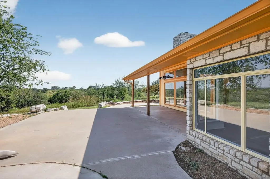95 Gateway North N Marble Falls TX 78654