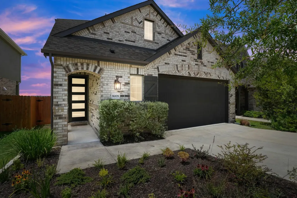 8009 Copper Prairie Bend Lago Vista TX 78645