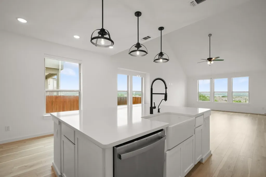 8009 Copper Prairie Bend Lago Vista TX 78645