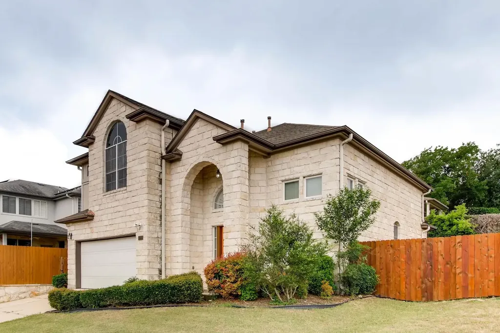 6914 Thorncliffe Drive Austin TX 78731