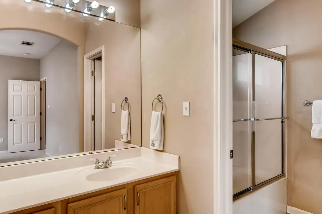 6914 Thorncliffe Drive Austin TX 78731