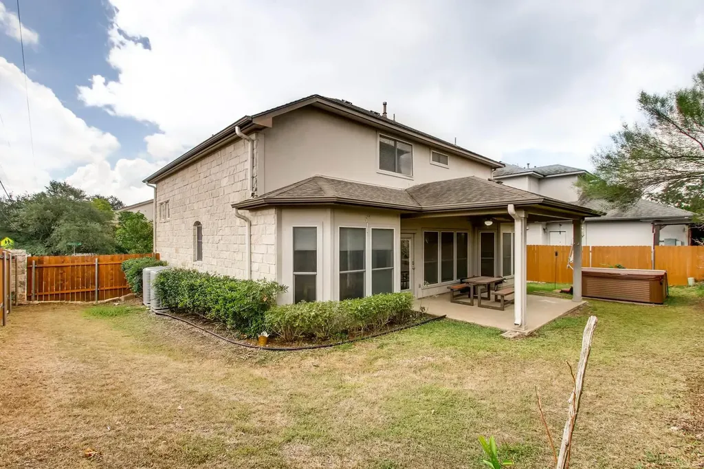 6914 Thorncliffe Drive Austin TX 78731