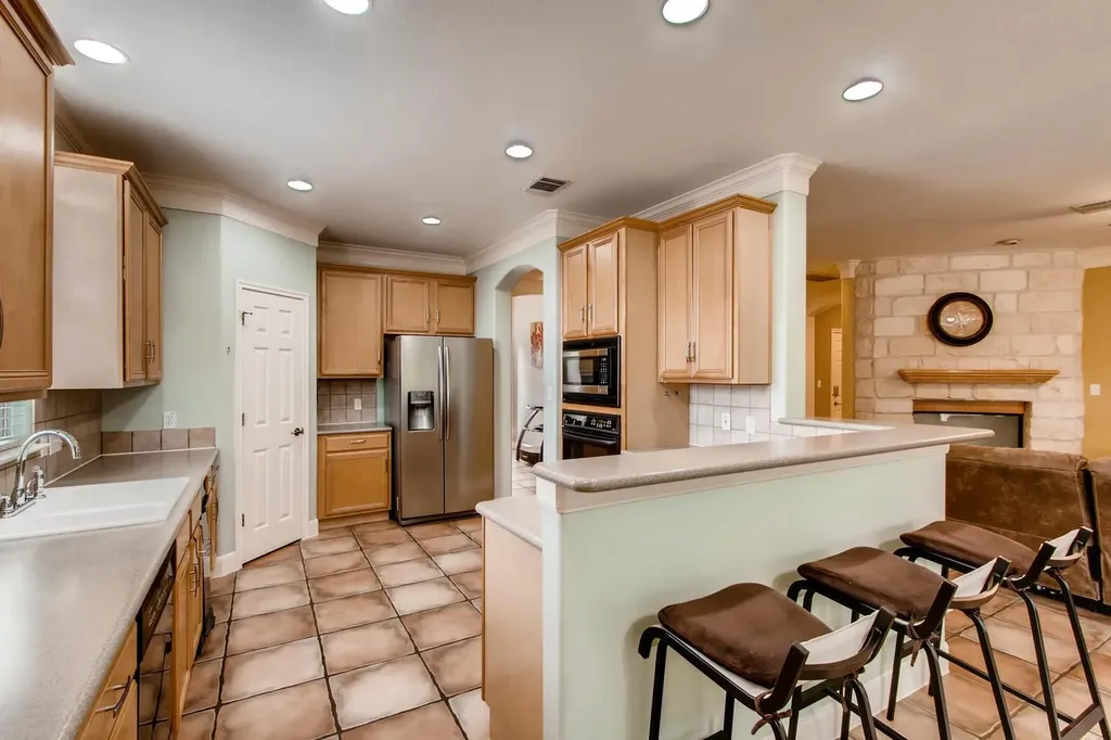 6914 Thorncliffe Drive Austin TX 78731