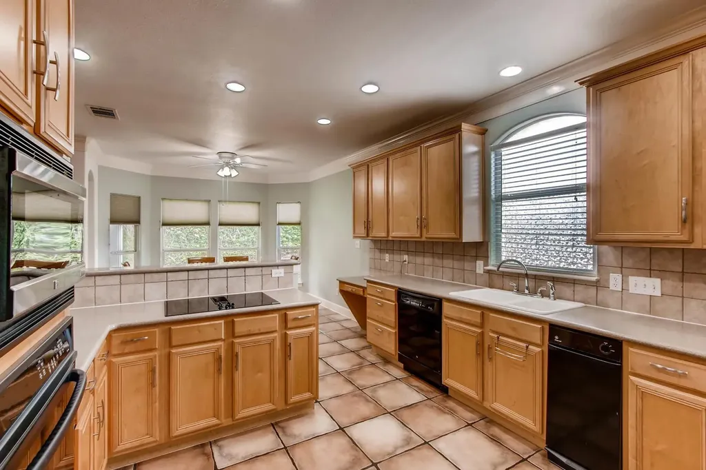 6914 Thorncliffe Drive Austin TX 78731