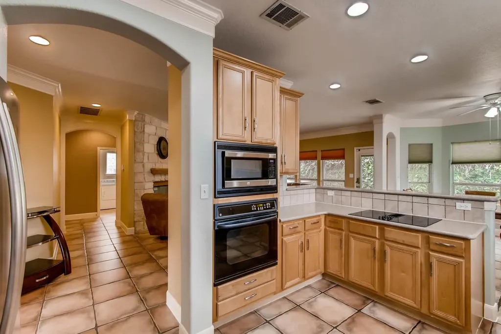 6914 Thorncliffe Drive Austin TX 78731