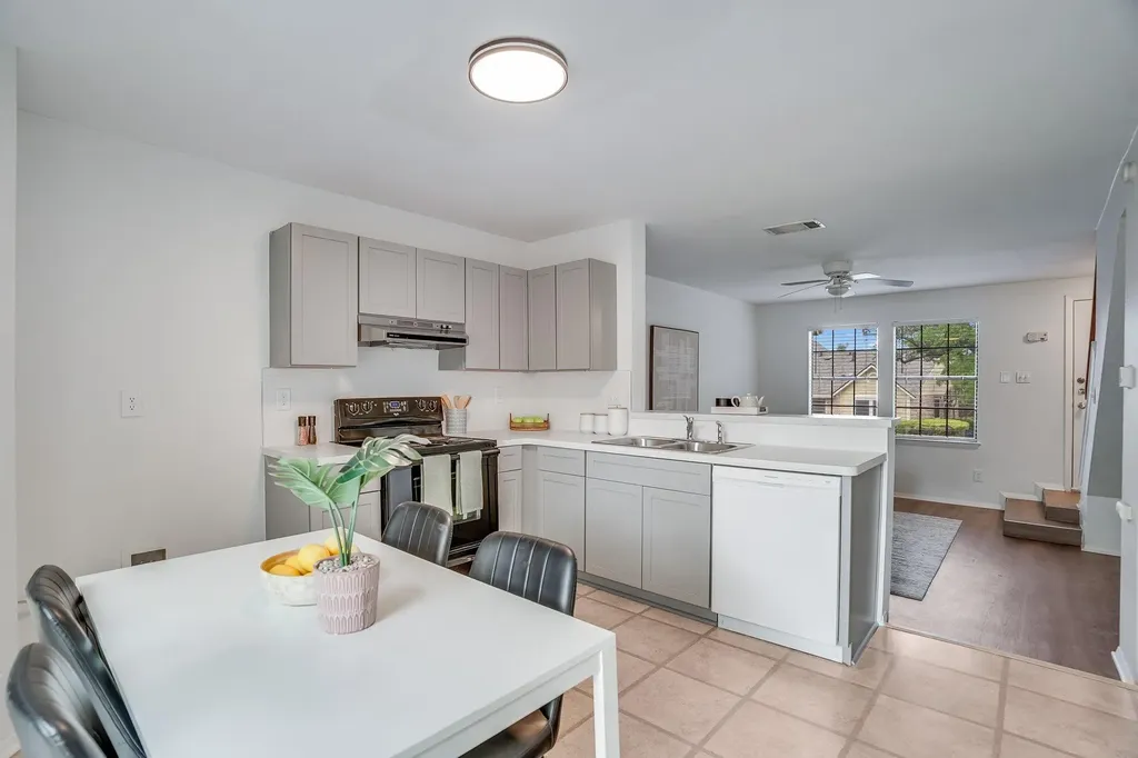 11901 Swearingen Drive Austin TX 78758