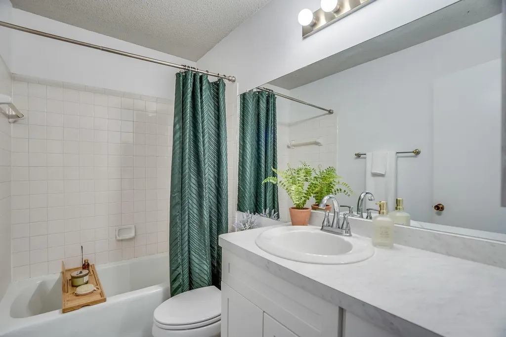 11901 Swearingen Drive Austin TX 78758