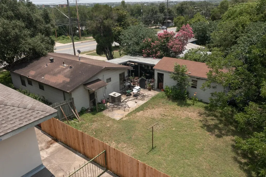 4502 S 1st Street Austin TX 78745