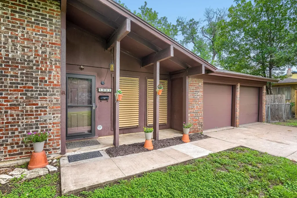 5001 Creekline Drive Austin TX 78745