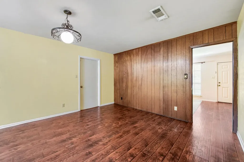 5001 Creekline Drive Austin TX 78745
