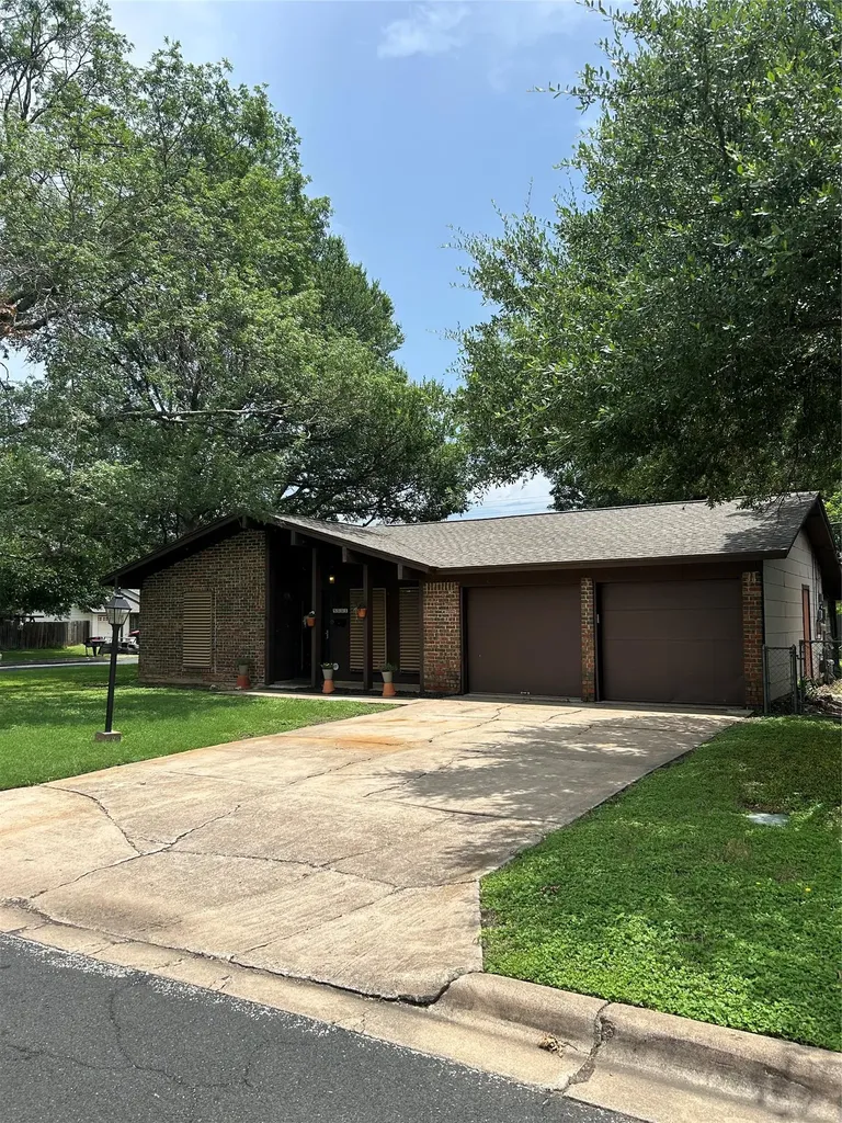 5001 Creekline Drive Austin TX 78745