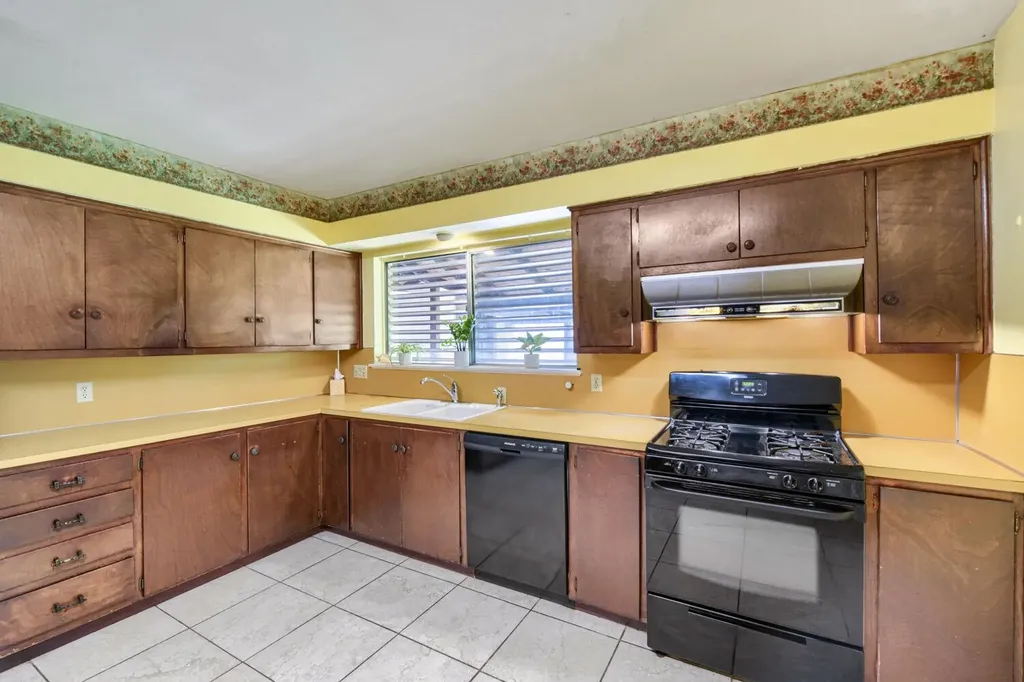 5001 Creekline Drive Austin TX 78745