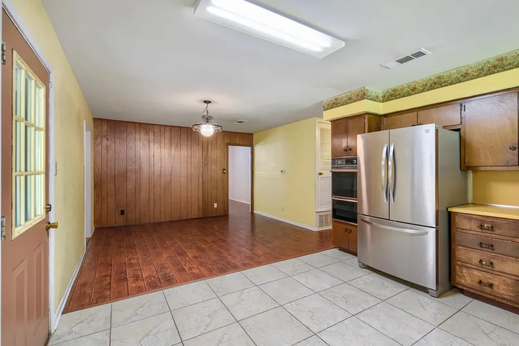 5001 Creekline Drive Austin TX 78745