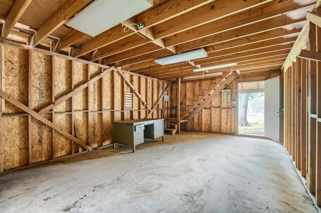 5001 Creekline Drive Austin TX 78745