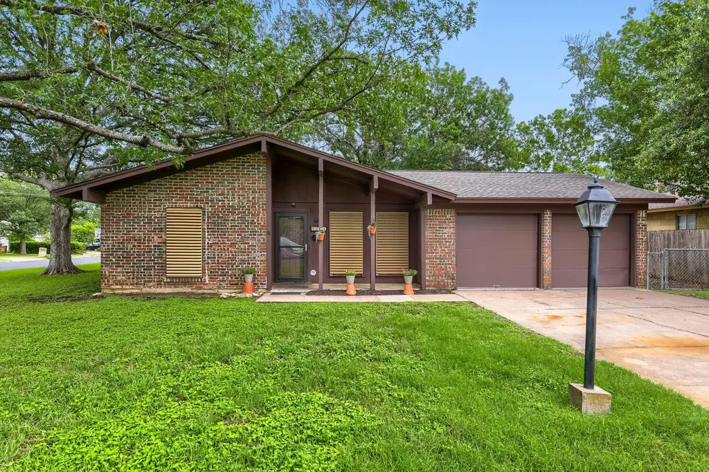 5001 Creekline Drive Austin TX 78745