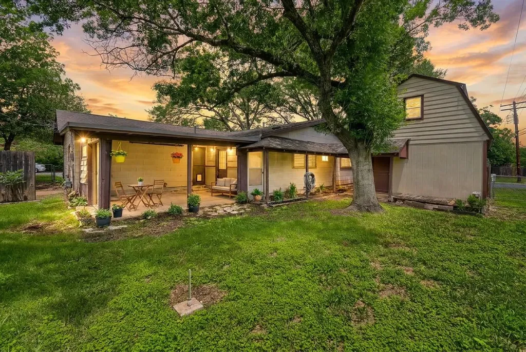 5001 Creekline Drive Austin TX 78745