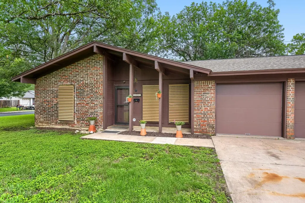 5001 Creekline Drive Austin TX 78745