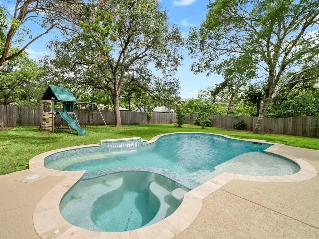 8809 Collingwood Drive Austin TX 78748