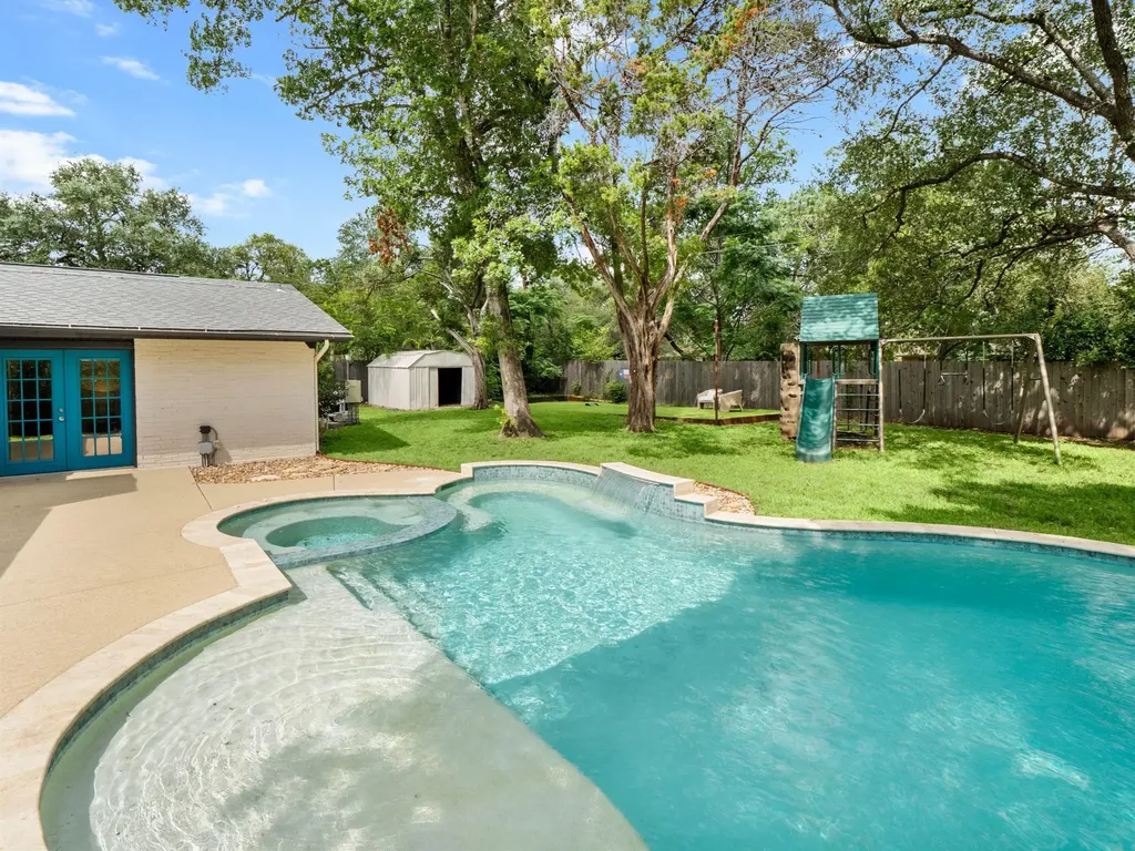 8809 Collingwood Drive Austin TX 78748