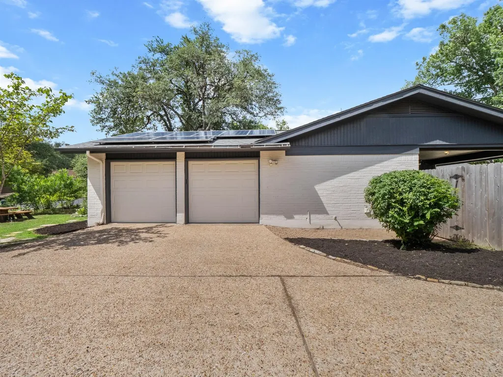 8809 Collingwood Drive Austin TX 78748