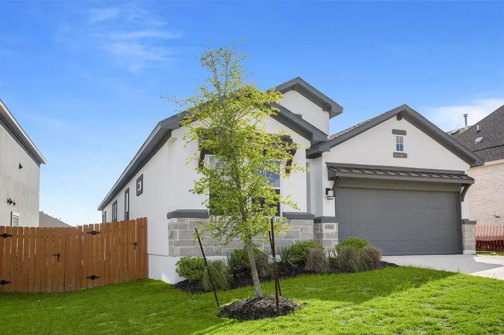 8521 Pine Muhly Drive Lago Vista TX 78645