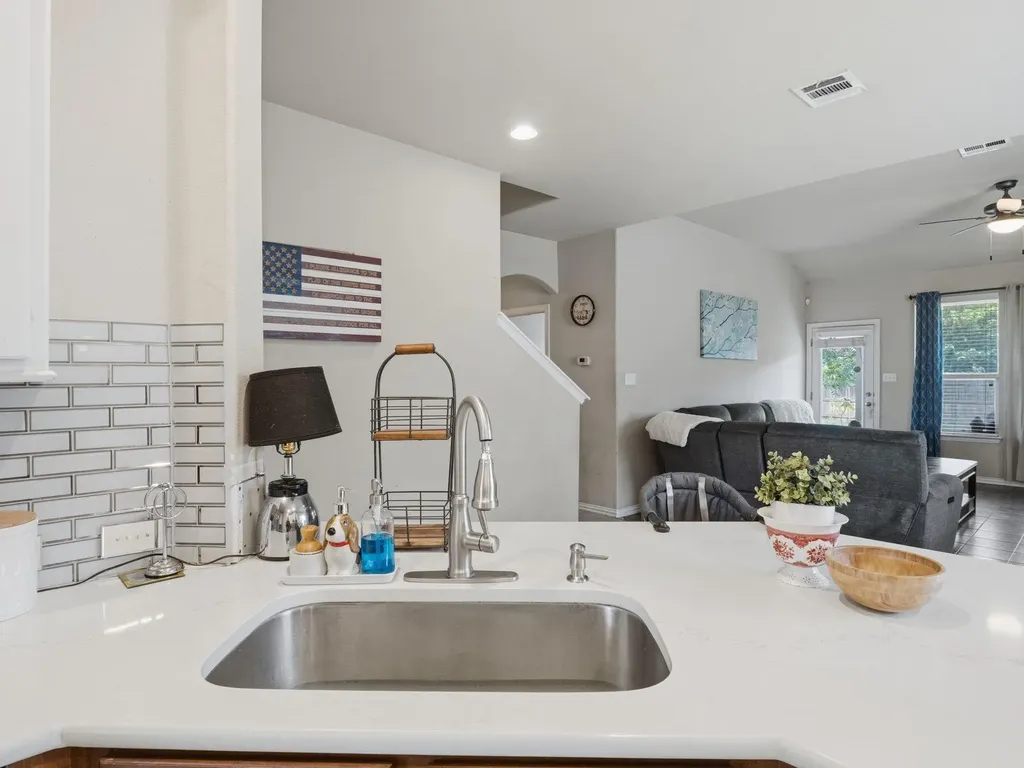 459 Sandstone Trail Buda TX 78610