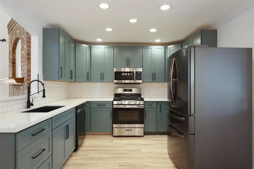 312 Washington Square Drive Leander TX 78641