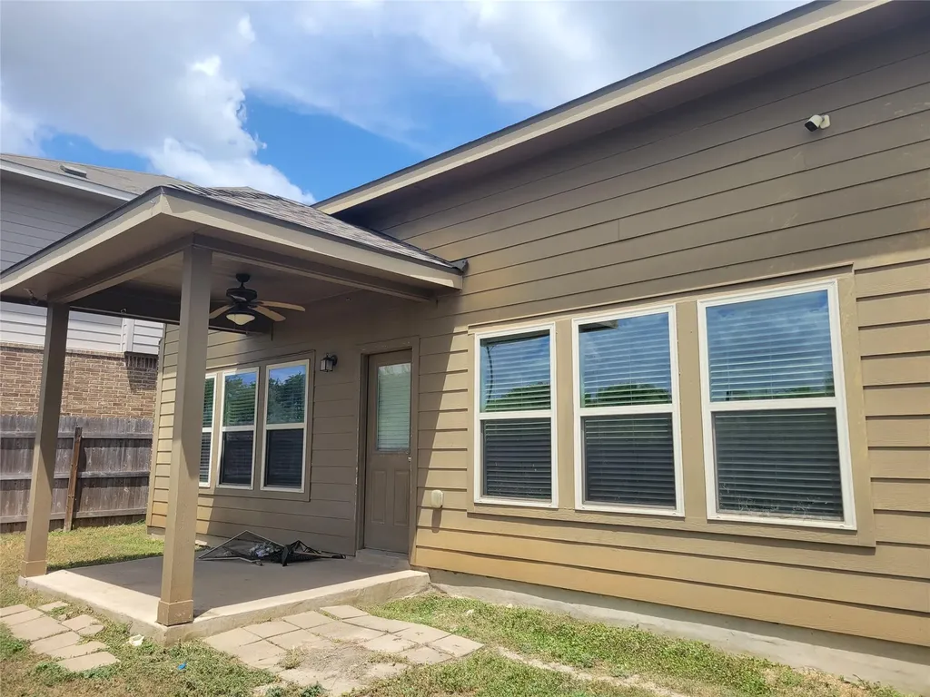 225 Shale Circle Buda TX 78610