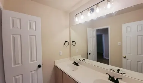 1248 Lacey Oak Loop Round Rock TX 78681
