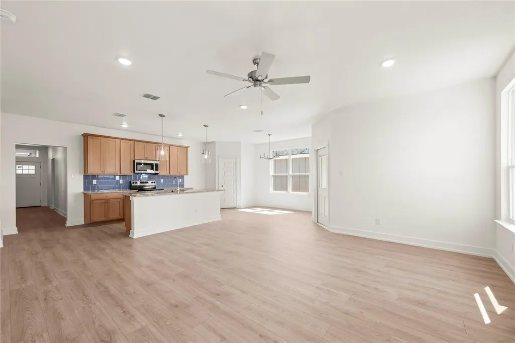 544 Gus Loop Georgetown TX 78626