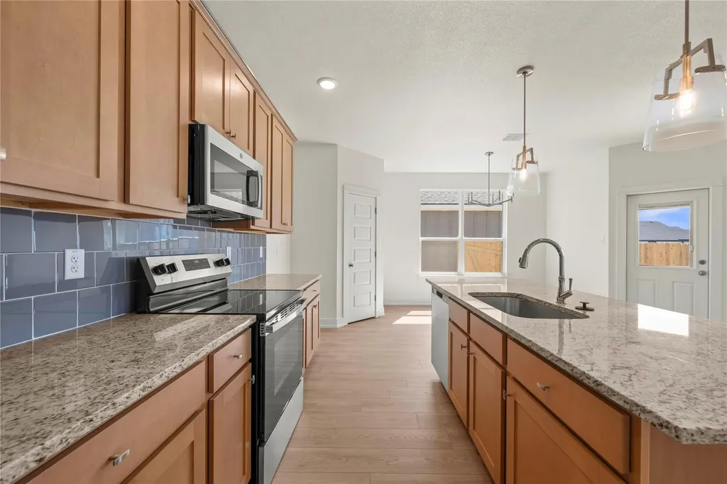 544 Gus Loop Georgetown TX 78626