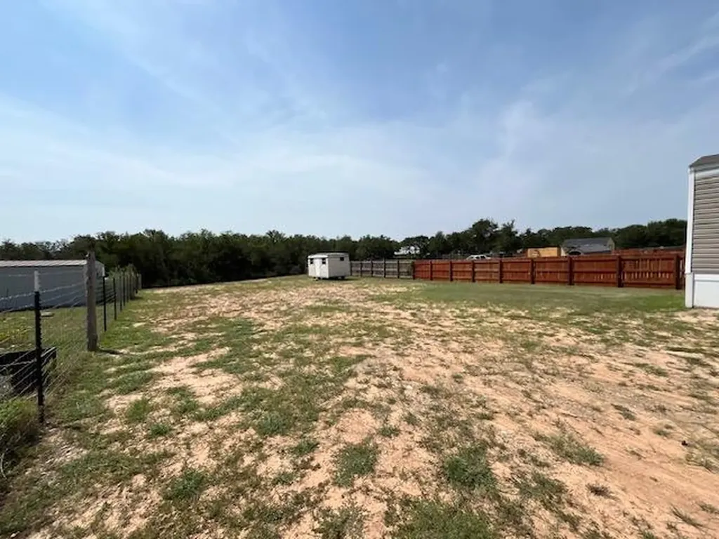 121 Sunflower Road Dale TX 78616