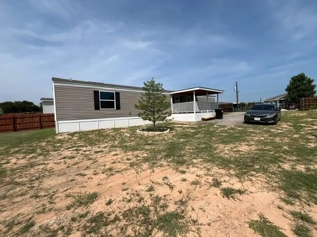 121 Sunflower Road Dale TX 78616