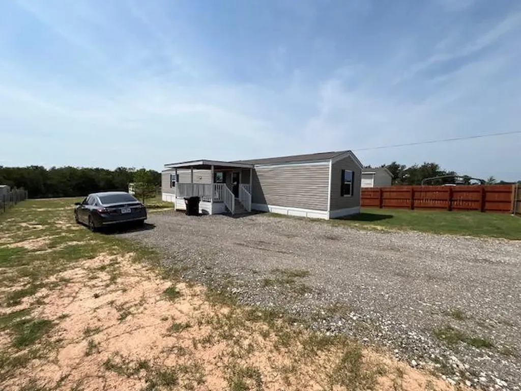 121 Sunflower Road Dale TX 78616