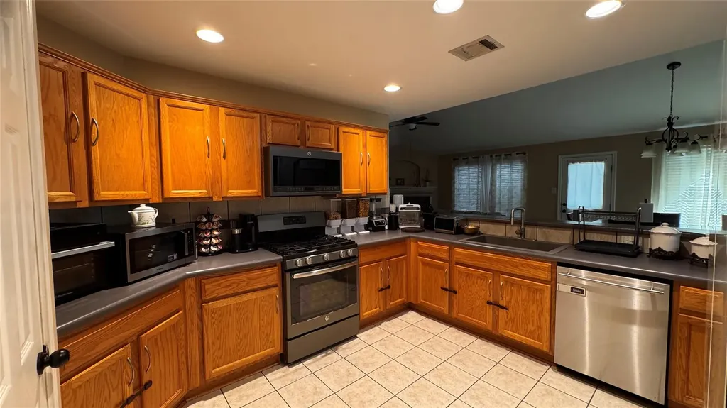1536 Lorson Loop Round Rock TX 78665