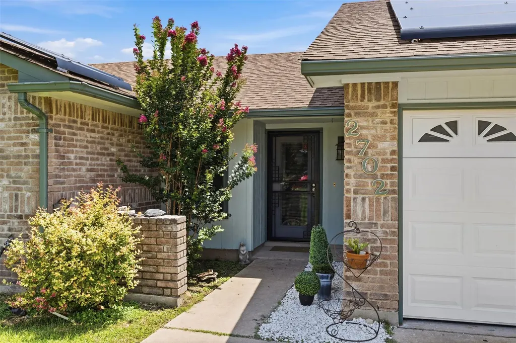 2702 Julie Cove Taylor TX 76574