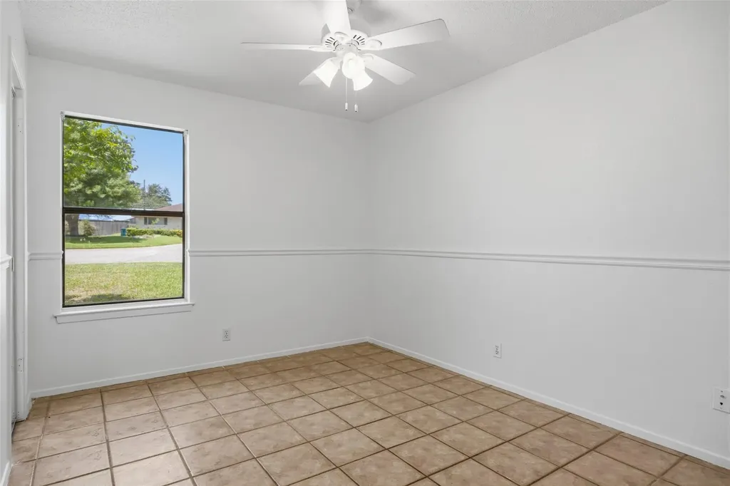 2702 Julie Cove Taylor TX 76574