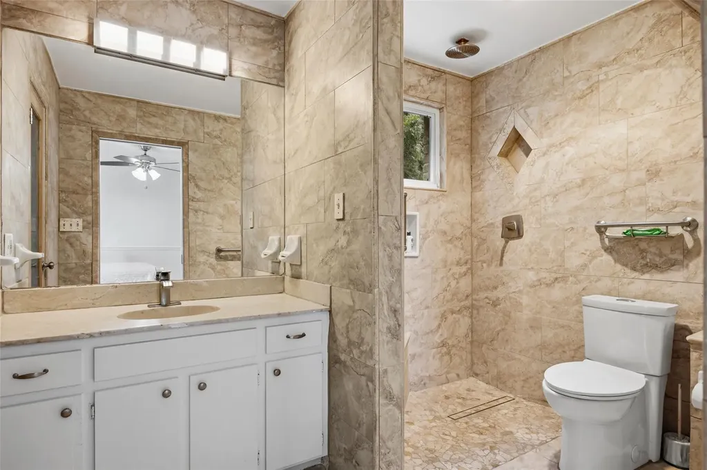 2702 Julie Cove Taylor TX 76574