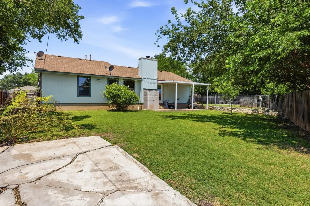 2702 Julie Cove Taylor TX 76574
