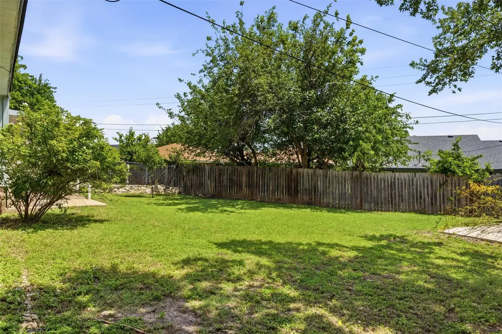 2702 Julie Cove Taylor TX 76574